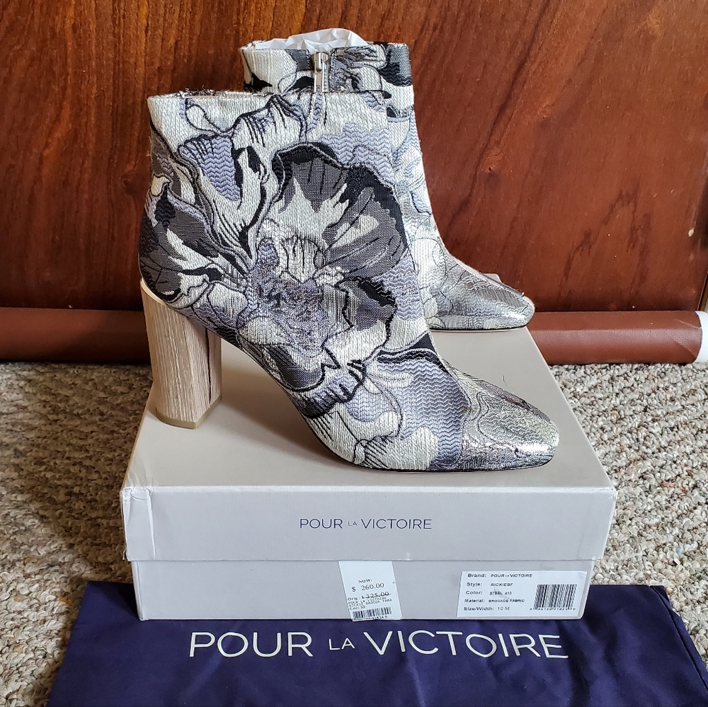NIB POUR LA VICTOIRE Rickie Brocade Steel Grey High Heel Ankle Boots sz 10 - Picture 4 of 16